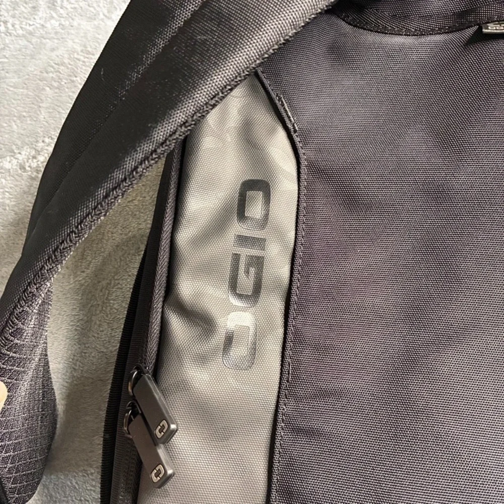 Ogio BRAND NEW Black Backpack Laptop Travel AIR‎ Padded Canvas 